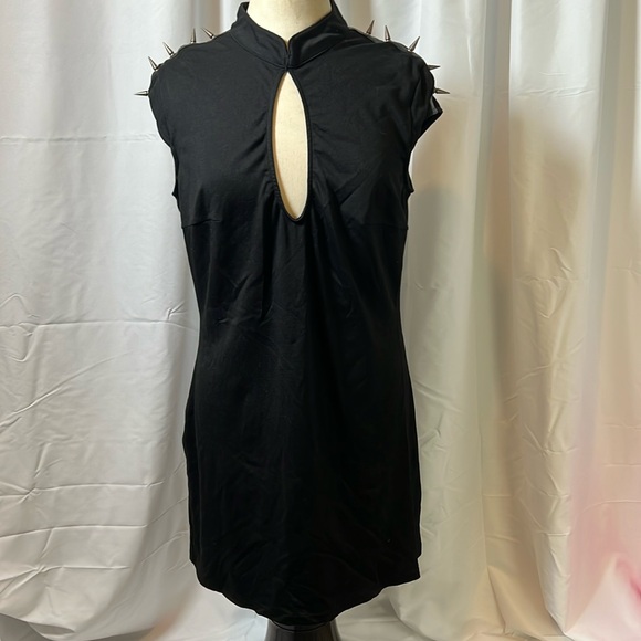 Widow Spike Epaulet Keyhole Dress Size 1X - Picture 1 of 5